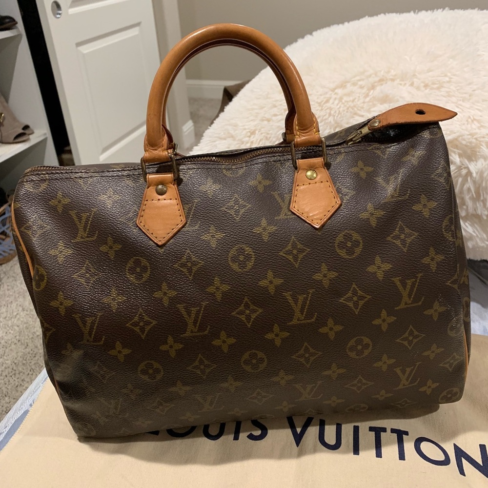 💯AUTH. LV SPEEDY 35🌹